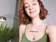 maffinpurrr Curly redhead girl shows her sexy ass April-2025