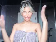 aniishaa Chaturbate Shower recording with a naked beauty