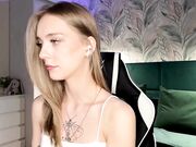 susyschuerholz Hot skinny cam girl shows her body October-29-2025