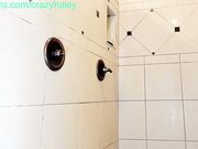 haleycrazy Nackte, blasse Hure unter der Dusche