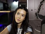 emilybatee Young brunette girl shows her sexy body December-2025