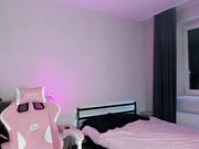 red_qwe January-2026 latest recording show with a young blonde girl