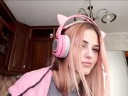 ozellagranville - 2026-02-10 New cute girl shows off her flat tummy