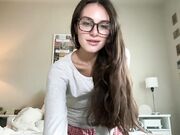 Chaturbate graciesmith27 Slutty brunette shows her hairy hole April-3-2026