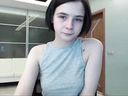 okeysmall Sexy babe stripped online