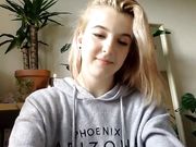 witchy_sabrina Young webcam model shows her sexy ass