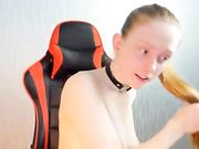 venicewhite - Rubs a wet hole with two fingers online