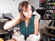 liaisonsdangereuses Cute cam girl fingering a hole with big toy