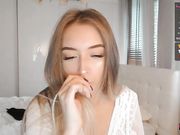 hot_baby_cheryl Teen hot kitty shows face