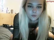 petitebrat Der erste Versuch, einen Dildo zu masturbieren