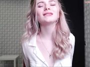 penelopa77 Naked online doll shows a shaved pussy