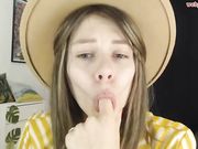 jodieangel4sin Petite girl shows the ass with a toy