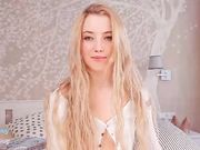 lisatwinkle My hole gets fucked by a big toy part2