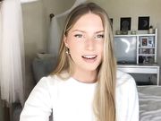 thezabrina Sexy blonde with a very sexy face