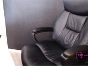 debralee Cam Mommy Pleases Himself In An Online Vids Show