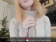 laila_laurent Shows her pink hole in public show