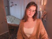 Zlata_Luna 18 year old girl dreams of 10,000 tokens