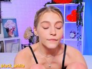 huntertiana Teen beauty pussy play