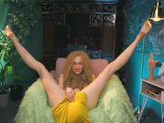 Lolly_Bella_Hidden Fingering Behind The Pillow