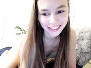 bush_mia Little skinny girl wants to be naughty online