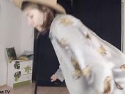 jodieangel4sin behaartes dünnes Mädchen spielt mit Muschi