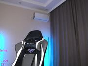 lindamei asian teen fingering on chaturbate