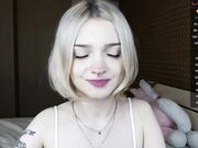 milinamarvelous Baby face girl suck huge dildo