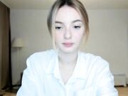 olli_ver New chat room with Baby face girl