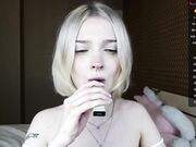 milinamarvelous Tiny teen girl shows pale ass 23112022