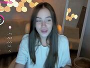 blackwidow22 Baby face girl shows tits on webcam 21112022