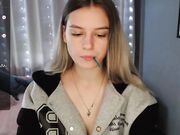 nensiloon September-20-2023 Candy show with teen babe