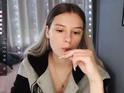 nensiloon September-20-2023 Candy show with teen babe