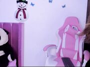 ashley_ospino 03-01-2024 Colombian girl plays in public show