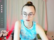 emilyy_harper - January-08-2024 New recording chaturbate show