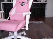 bailey_eilish April-14-2024 last dildo fuck show with cute top girl