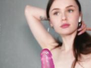 shycinderella Young webcam girl playing with wet hole May-20-2024