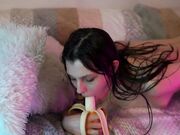 peek_in_my_window Banana teen cam show June-2024