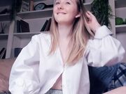 burning_the_soul New cam blonde teases in public show 27-6-2024