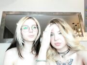 octaviahanly Pale lesbians lick nipples in online