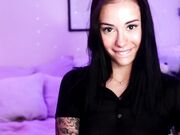 Naomii18 - Chat Room - MyFreeCams - 2024-09-02 08-00-33