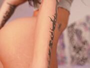 partymal Chaturbate sexy model shows her big pussy lips