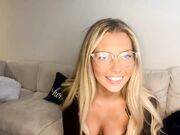 badbrittxo October-4-2024 Very hot kitty fingering her wet hole