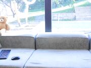 emmasn0w 10-20-2024 Very pale slut plays with pink clit