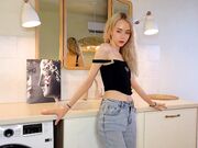 but_not_for_freeeeee New young webcam girl at chaturbate 11-04-2024
