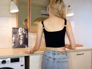 but_not_for_freeeeee New young webcam girl at chaturbate 11-04-2024