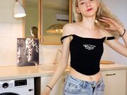 but_not_for_freeeeee New young webcam girl at chaturbate 11-04-2024