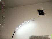 kaya_davis Pale blonde shows her ass on Chaturbate