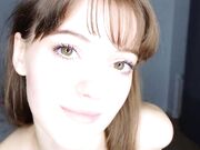 delicasy Recording of a show with a very skinny young girl