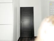 evkasuper New curly cam slut plays with clit