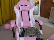 emmadonovani - 性感的凸轮女孩显示阴户